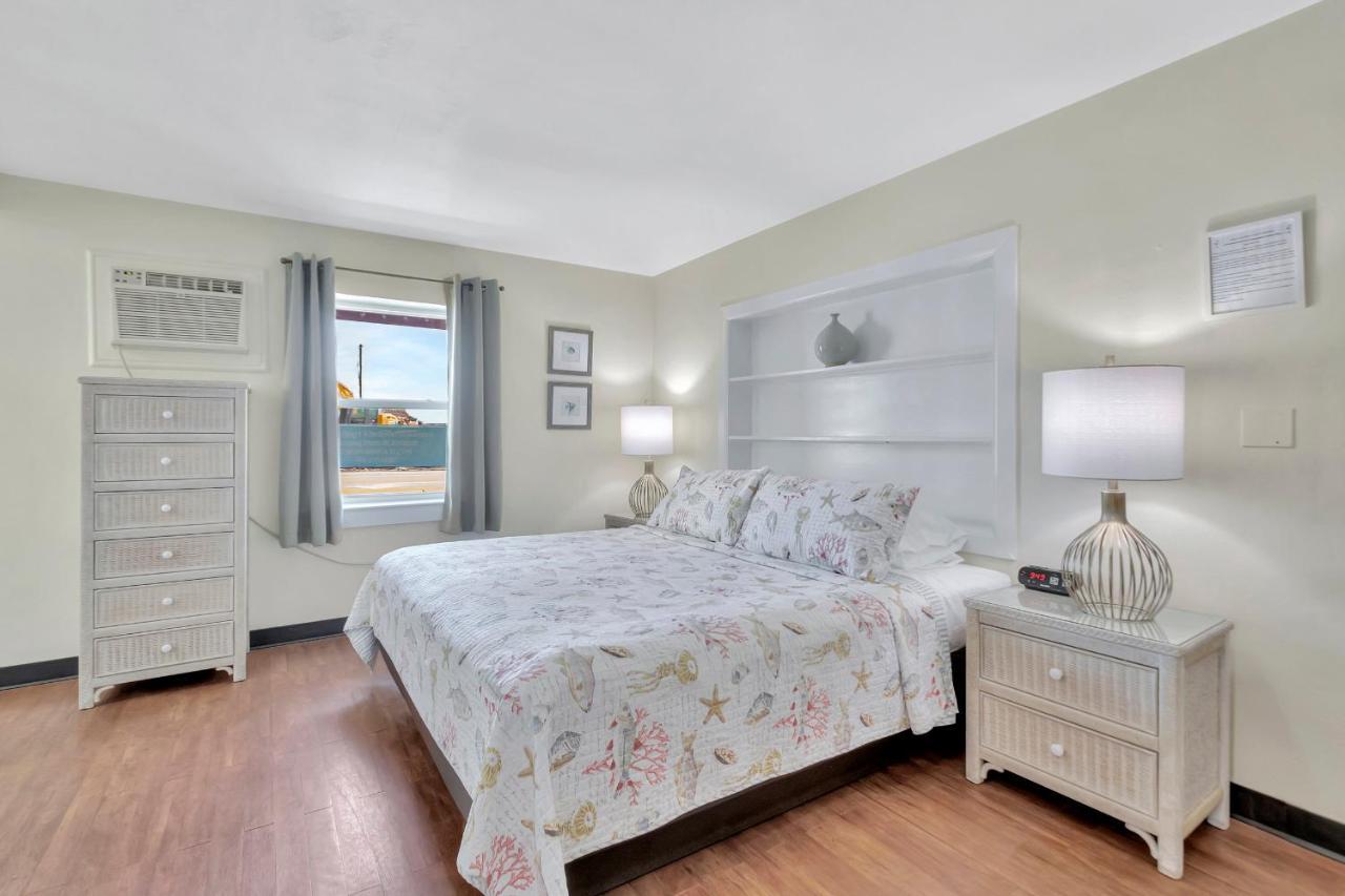 Seahorse Guesthouse ポンパノビーチ エクステリア 写真