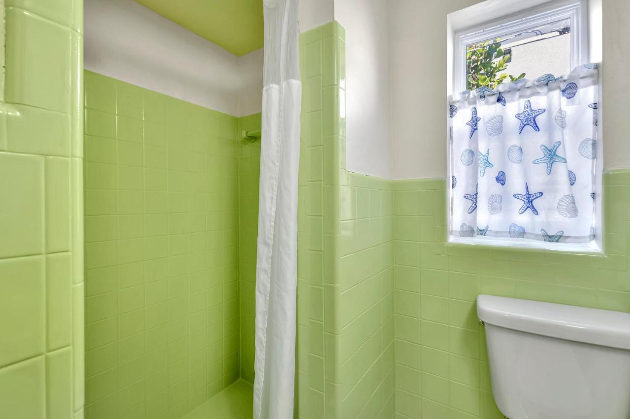 Seahorse Guesthouse ポンパノビーチ エクステリア 写真