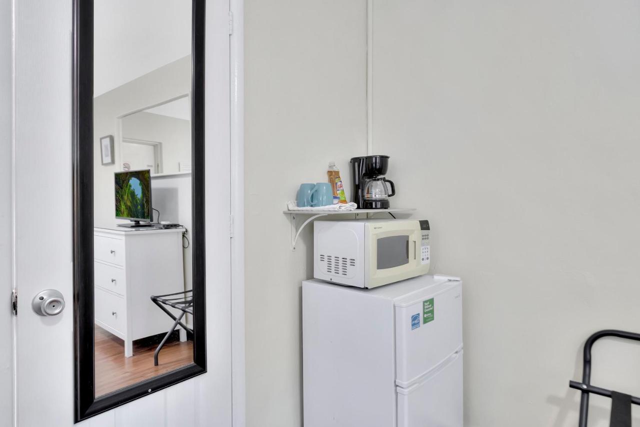 Seahorse Guesthouse ポンパノビーチ エクステリア 写真