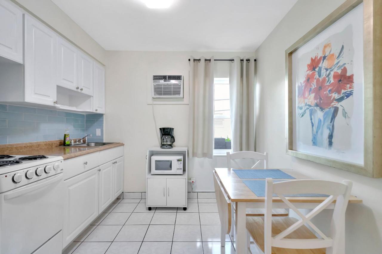 Seahorse Guesthouse ポンパノビーチ エクステリア 写真