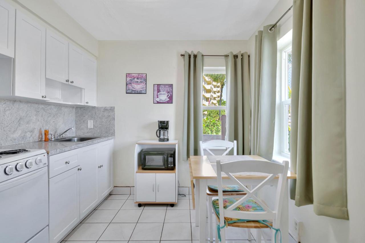 Seahorse Guesthouse ポンパノビーチ エクステリア 写真