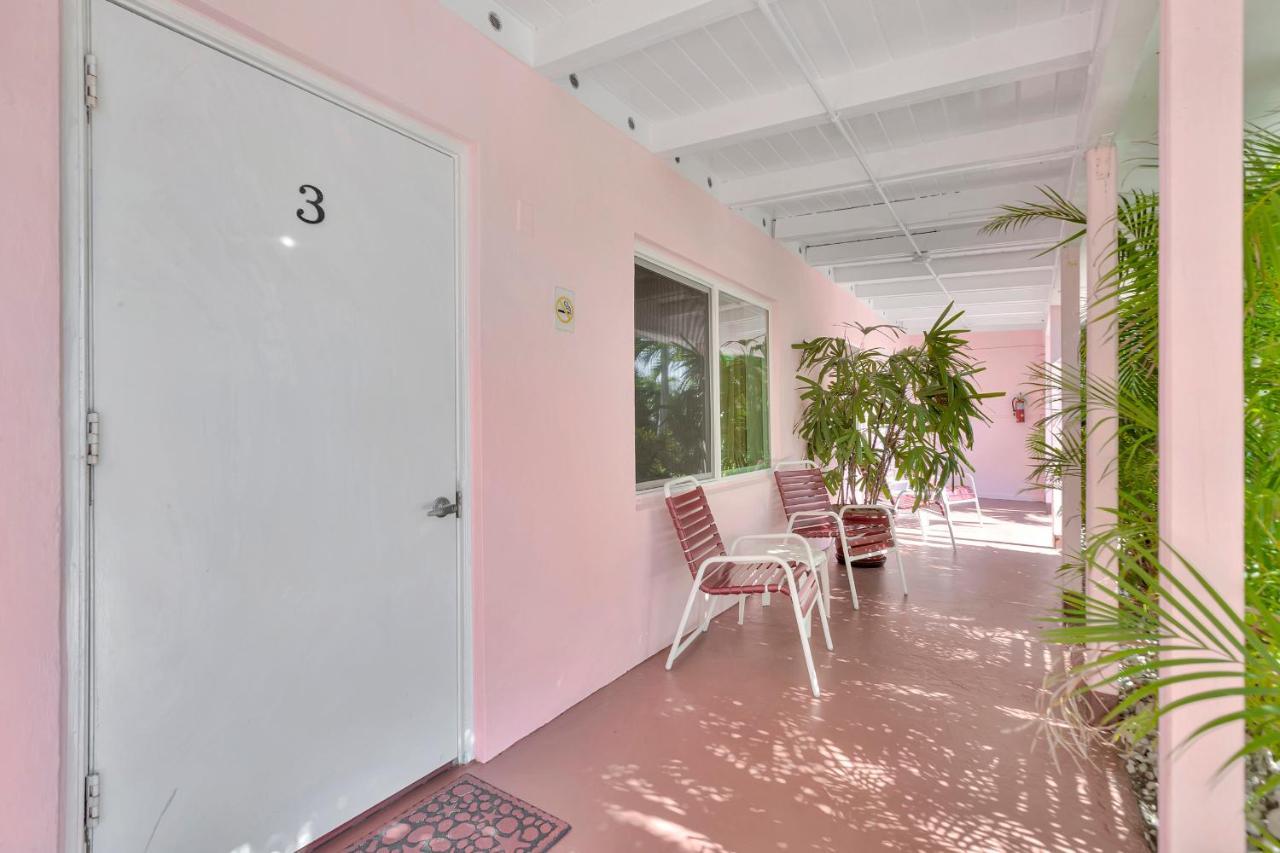 Seahorse Guesthouse ポンパノビーチ エクステリア 写真