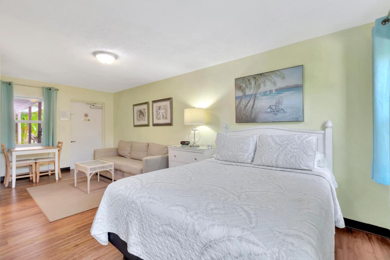 Seahorse Guesthouse ポンパノビーチ エクステリア 写真
