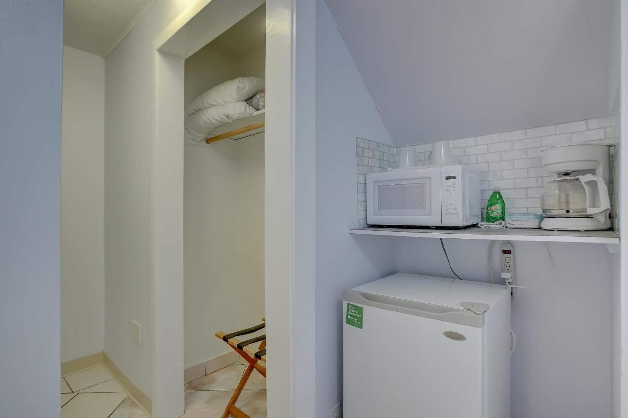 Seahorse Guesthouse ポンパノビーチ エクステリア 写真